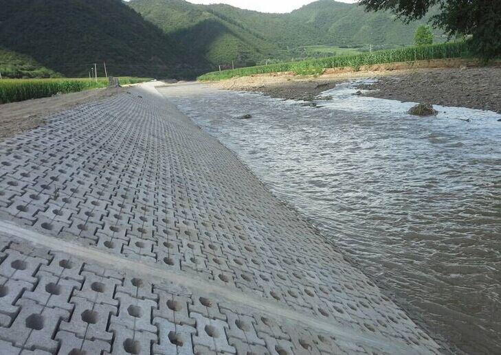 連鎖河道護坡